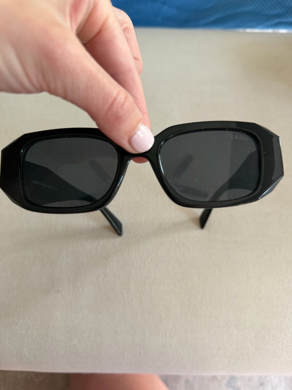 Prada Symbole sunglasses - Picture 3 of 5